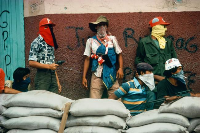 Muchachos await the counterattack by the National Guard Matagalpa 1978